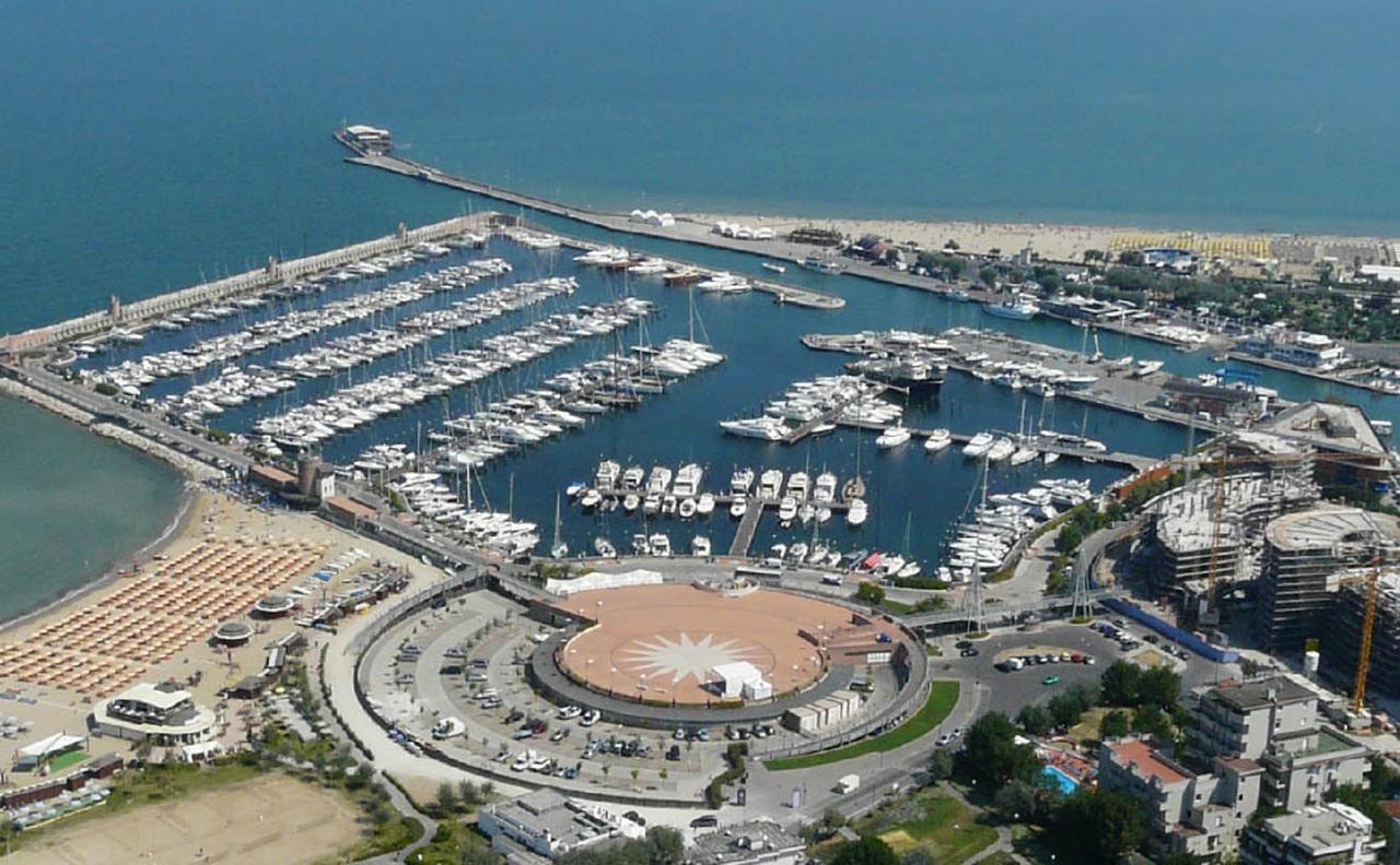 Hotel Prestige ريميني المظهر الخارجي الصورة