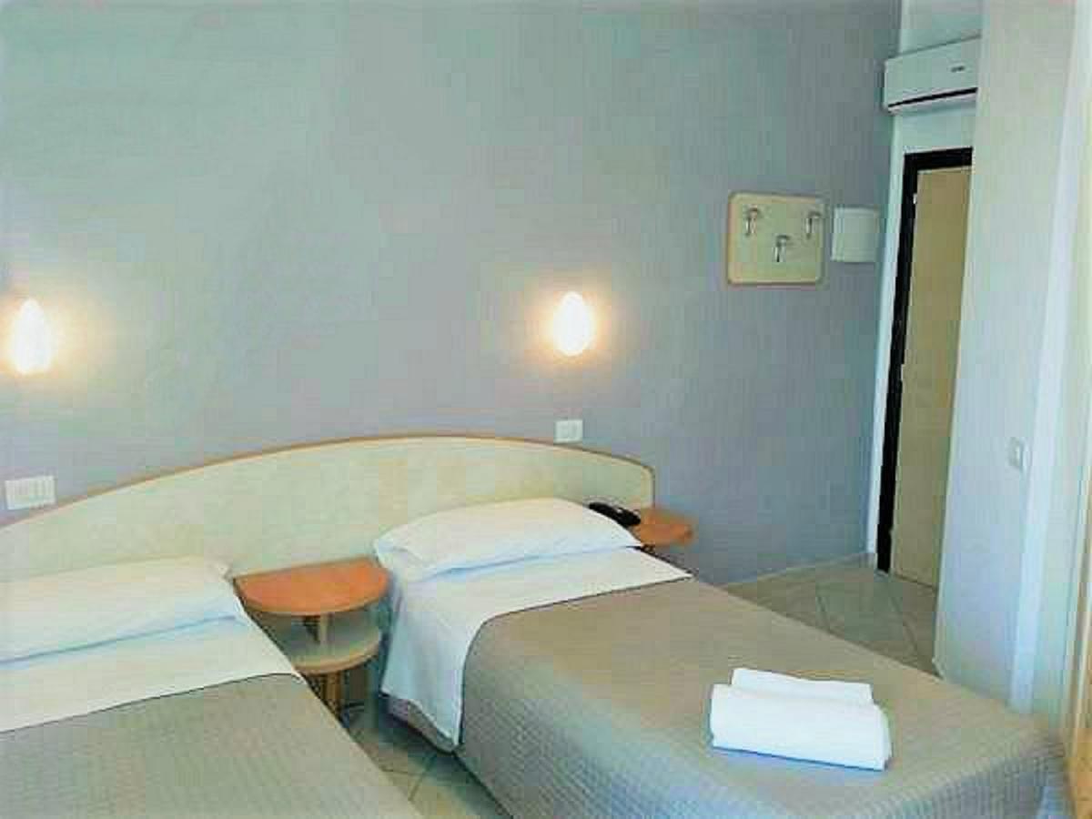 Hotel Prestige ريميني المظهر الخارجي الصورة